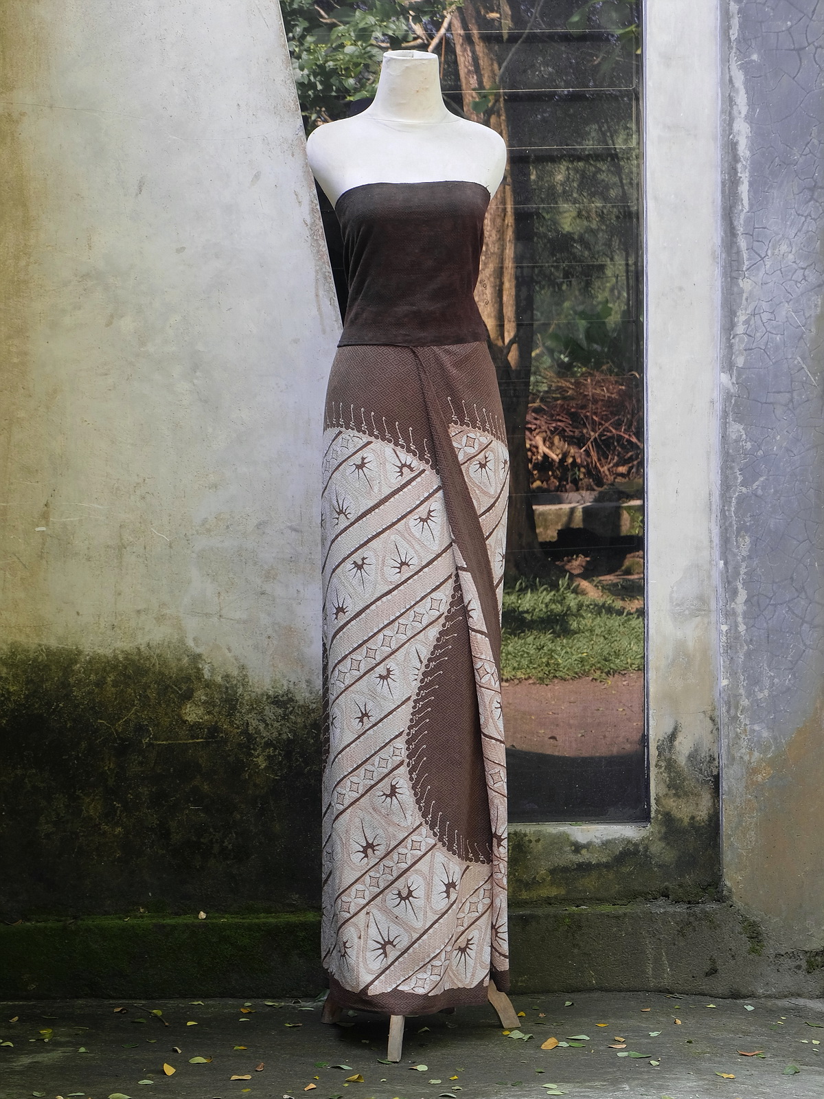 Laras Miring Pangarep-arep oleh wastra tunggal | batik studio